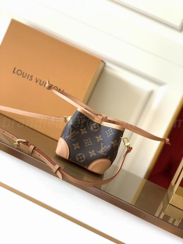 Louis Vuitton Handbags 173